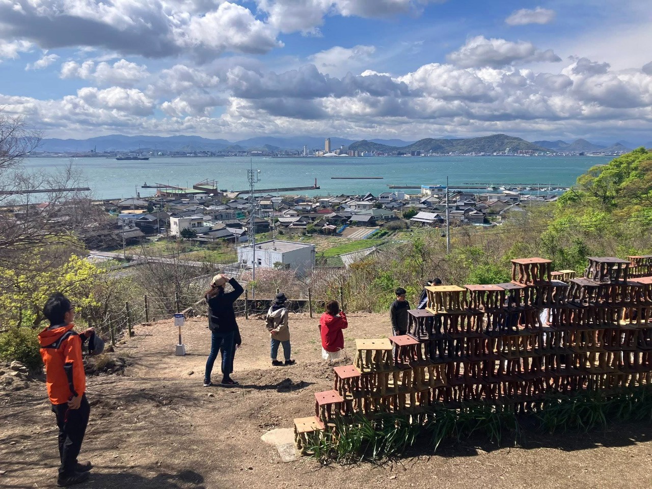 自然に囲まれた企業研修 楽しい チームビルディング かがわガイド協会