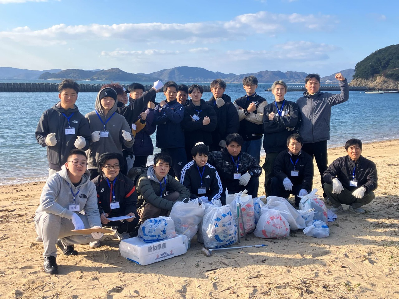 企業研修の中での海ごみ拾い活動