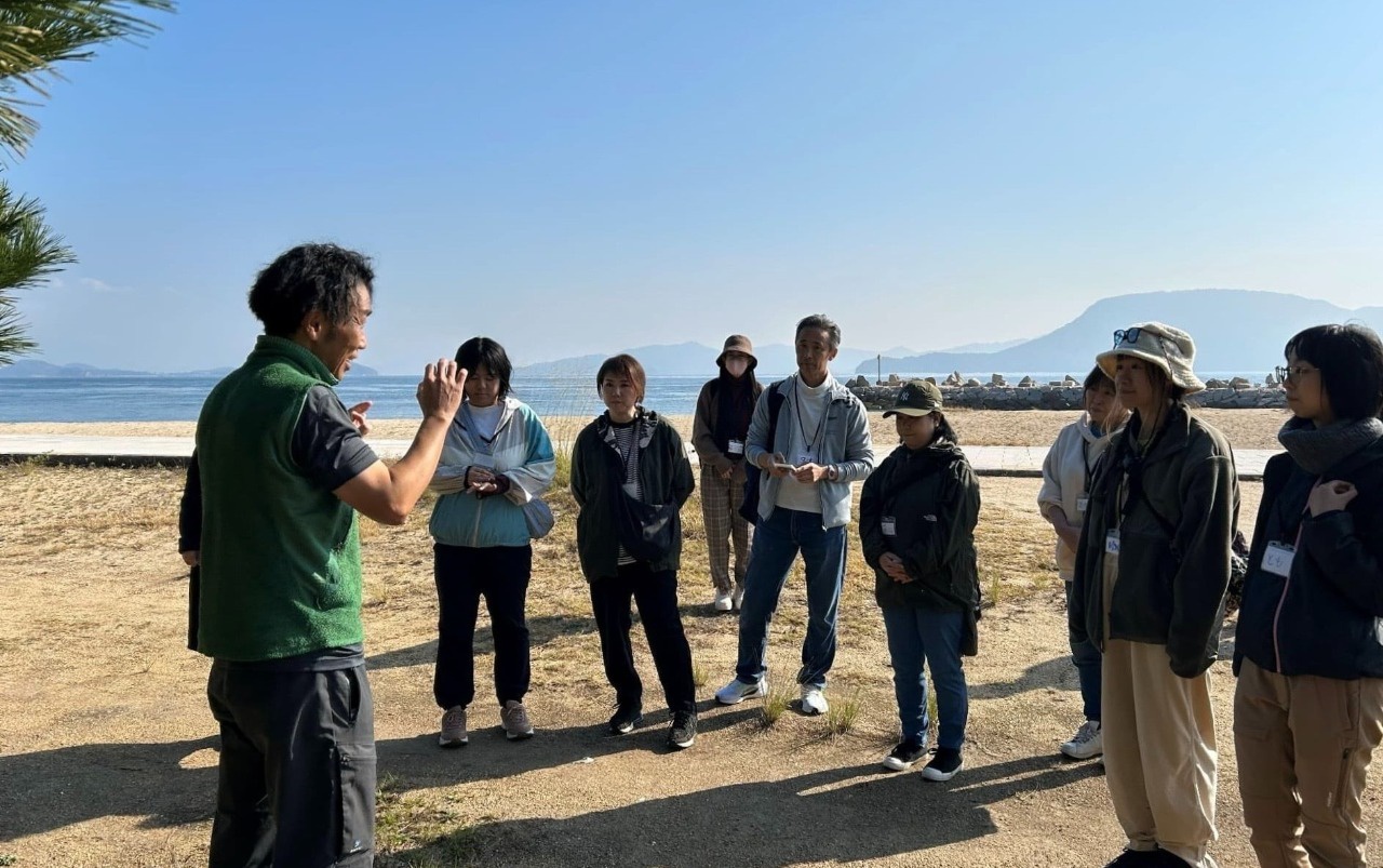 プロのガイドがアウトドアツアーのお手伝いをします